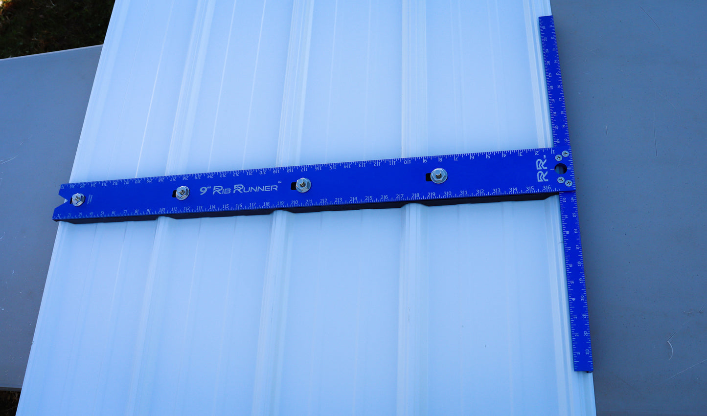RIB RUNNER® METAL ROOFING AND SIDING TOOL