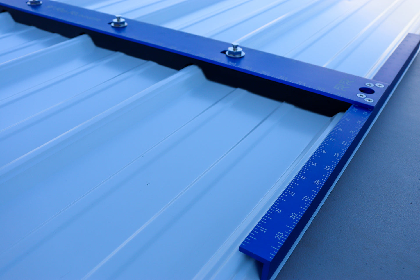 RIB RUNNER® METAL ROOFING AND SIDING TOOL